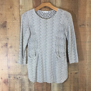 Black and White Patterned Women's Top